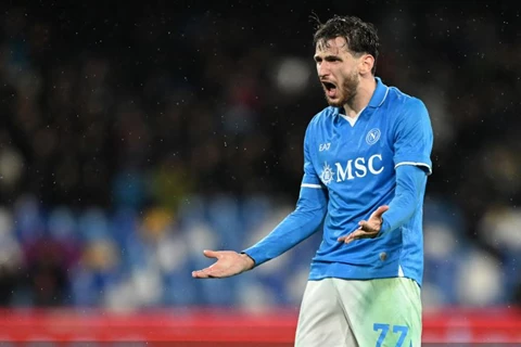 رومانو: كفاراتسخيليا فتح باب الرحيل عن نابولي في يناير.. وباريس الأقرب لضمه